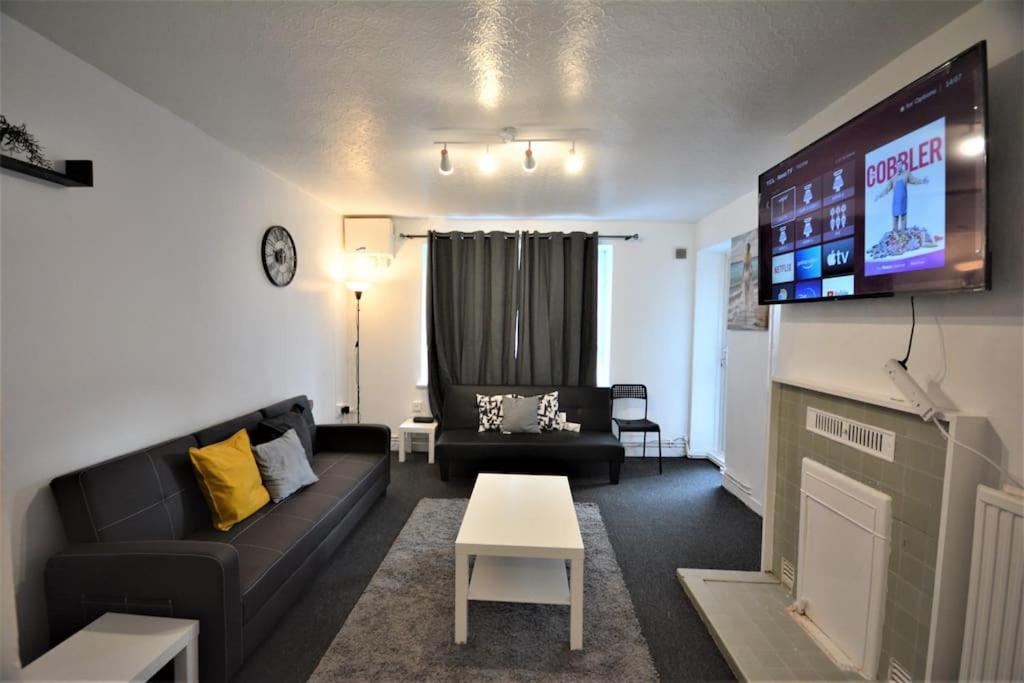 Zone2 Classic 3 Bedroom Apartamento Londres