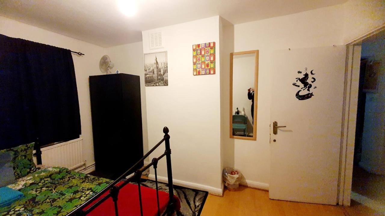 Merciful King Room, In Zone 2-3 * London