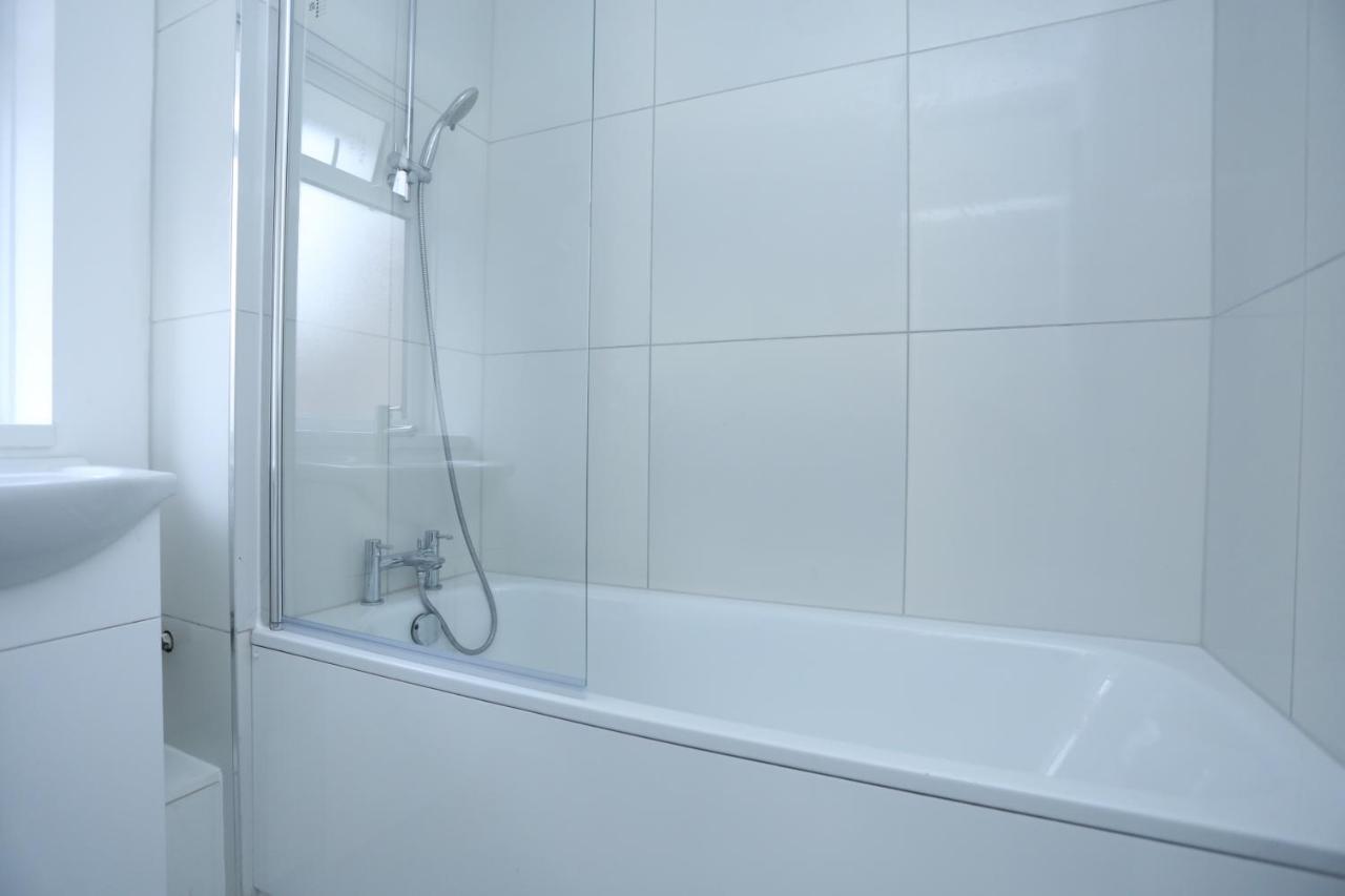Appartement Abbeywood Station House *