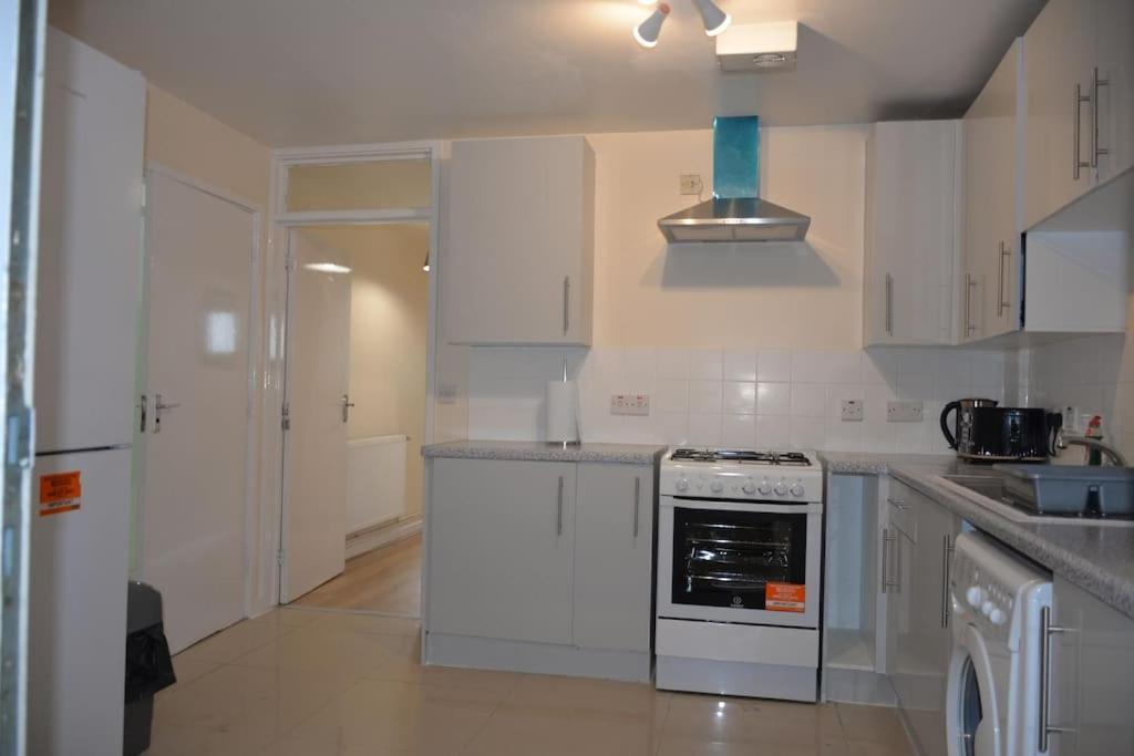 4 Bedroom House * Londen