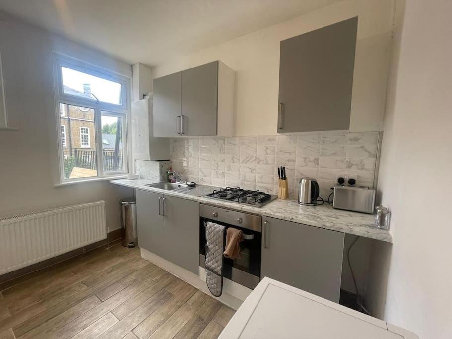 Lovable 2 Bedroom Flat On Tower Bridge Apartment