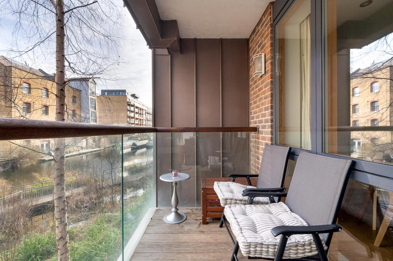 D8 - Canal View * London