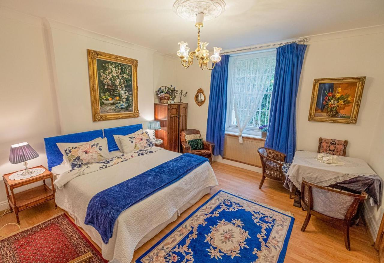 Dawson Place, Juliette's Londen