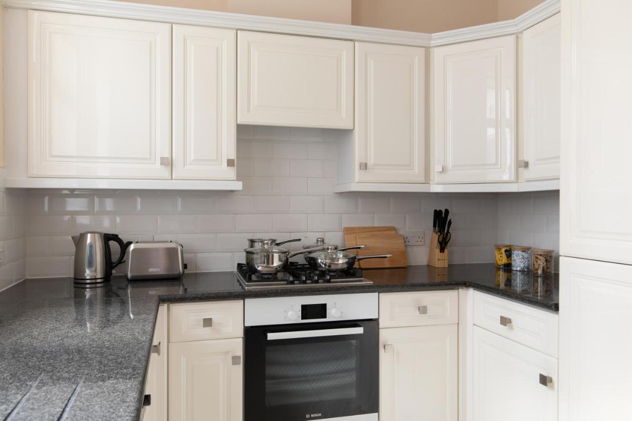 Super Central! Mayfair Family Flat Sleeps 6 * Londres