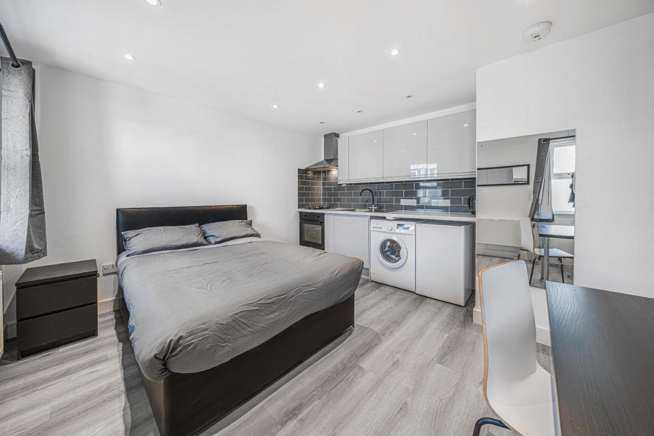 Floor Studio In Camberwell *