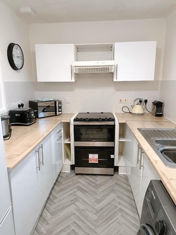 Hébergement de vacances 2 Bed Functional House Close To Manor Park Train Station