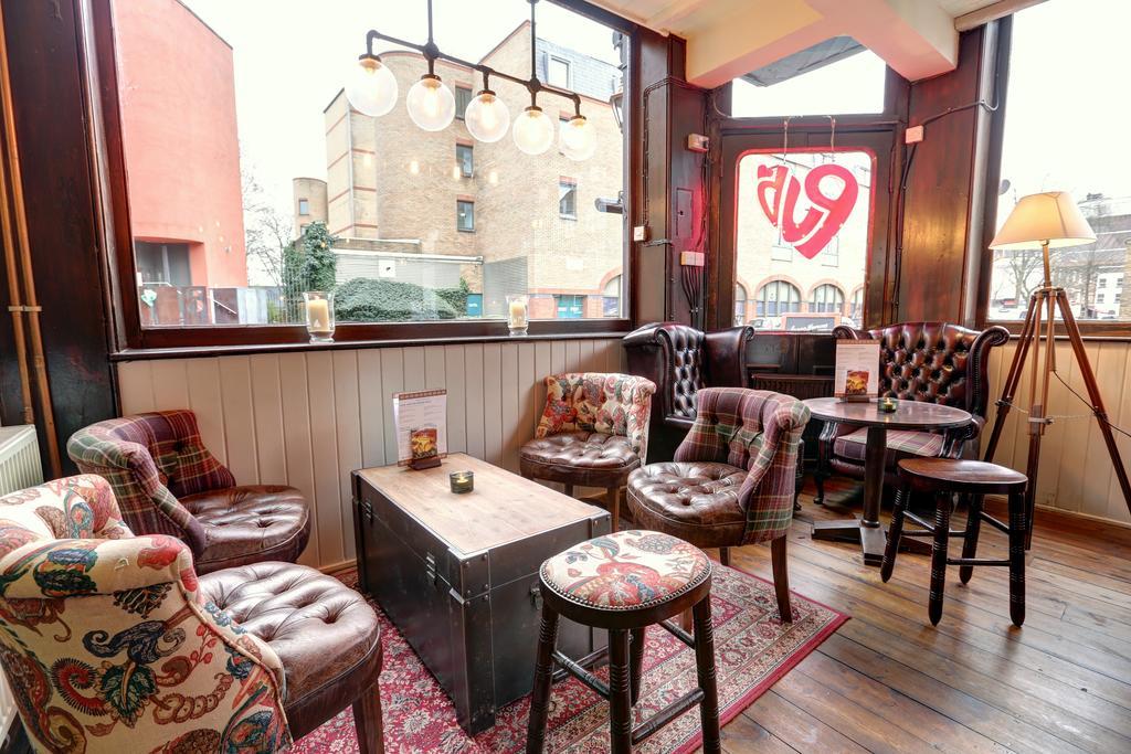 Publove @ The Exmouth Arms, Euston Hostal