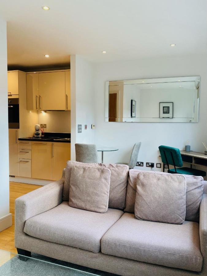 Studio Canary Wharf, *