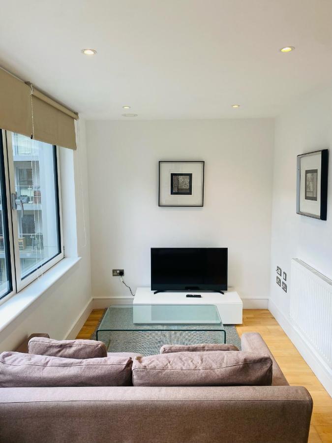 Apartment Studio Canary Wharf, London