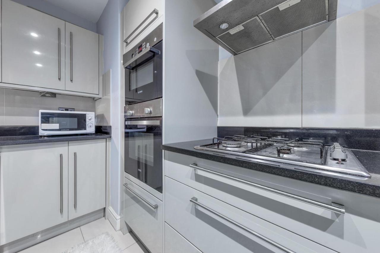 Apartment Elegant And Chic 2-bedroom Basement In Paddington London