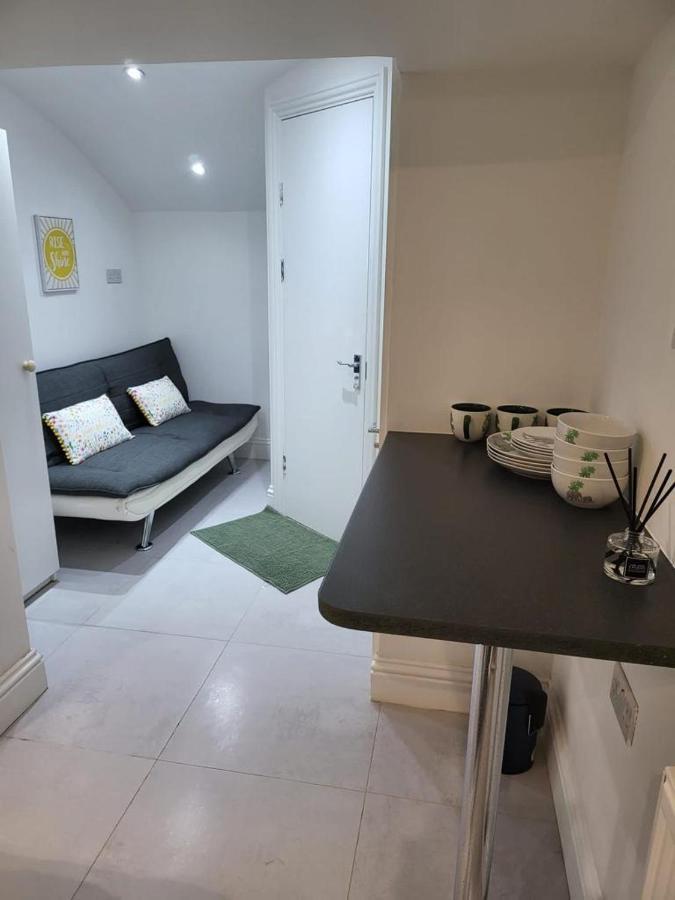 Fancy Basement Flat B * Londres