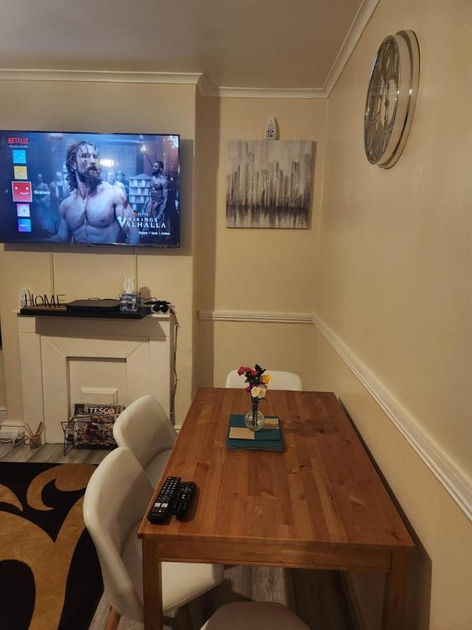 2-bedroom Flat In Cutty-sark, Greenwich ! Londres