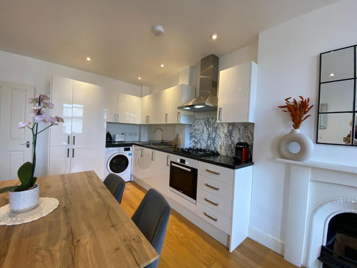 New Stylish Fulham - 2 Bed Appartement Londen