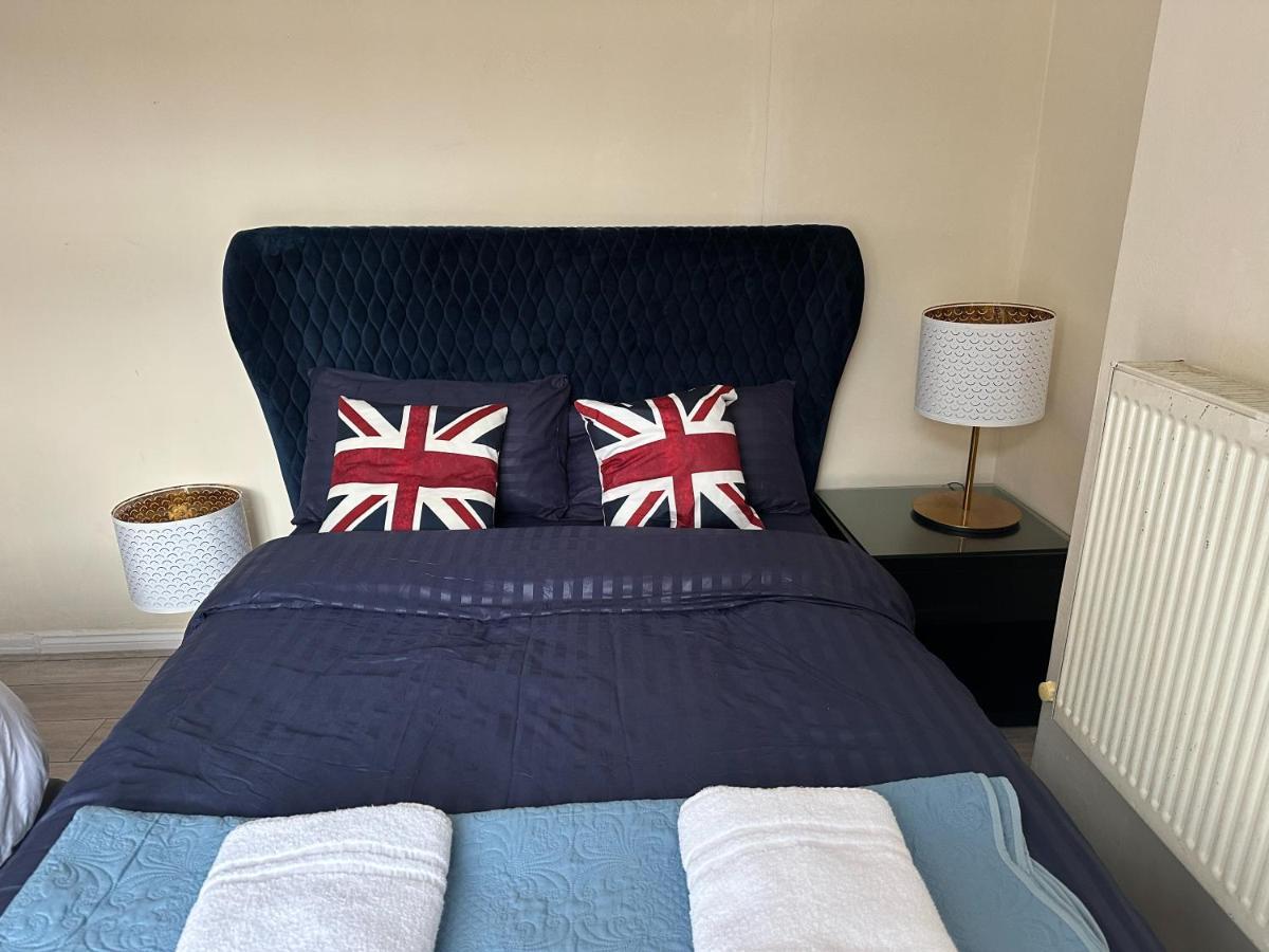 208 Clements Road * Londres