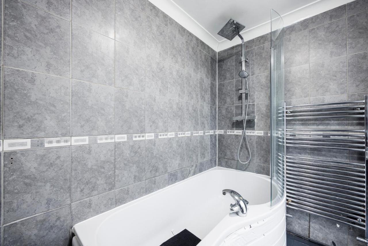 Vakantiehuis 2 Bedroom House By Av Stays Short Lets Croydon With Free Wi-fi Londen
