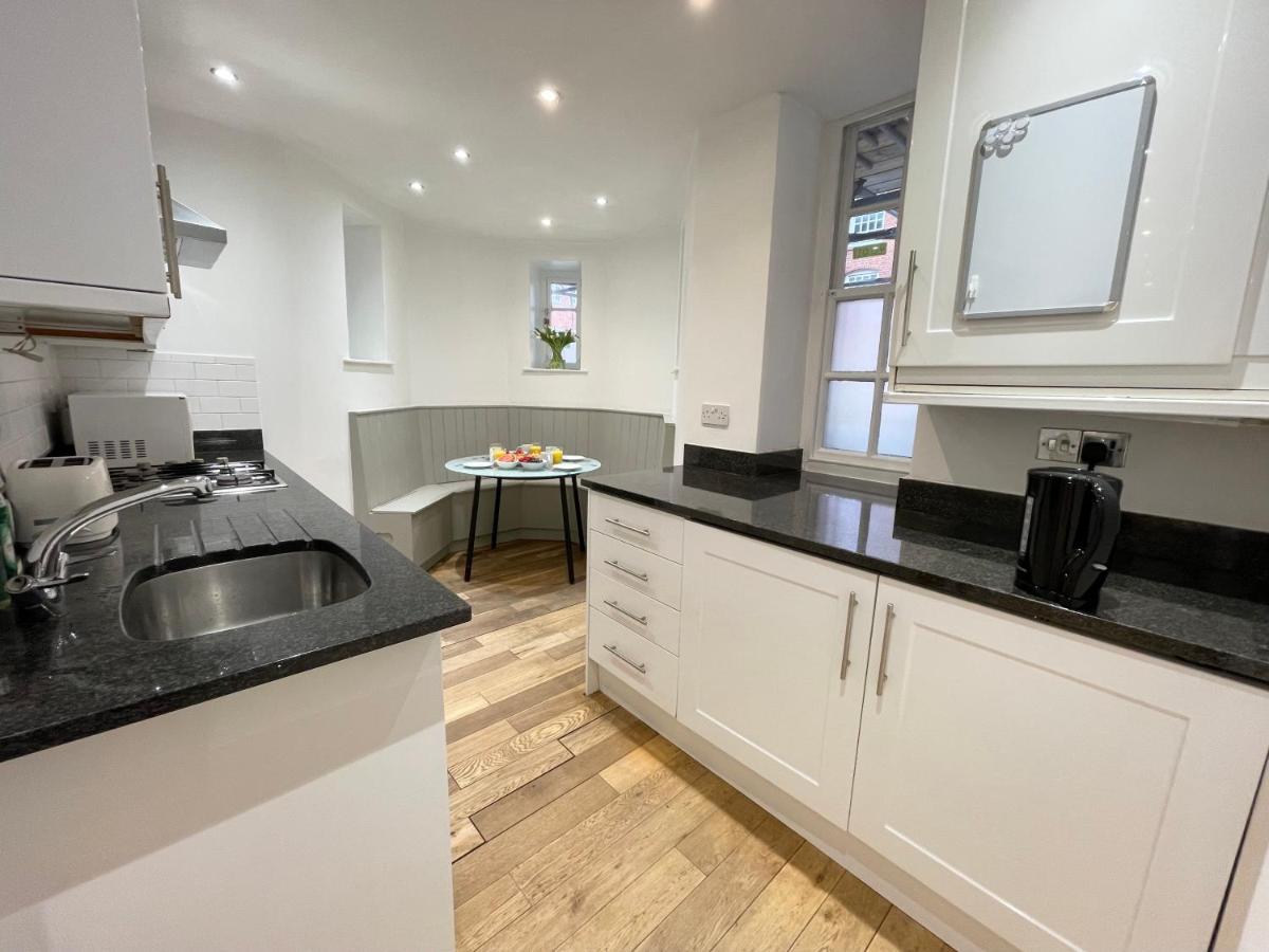 Westminster Near River Thames Apartment London