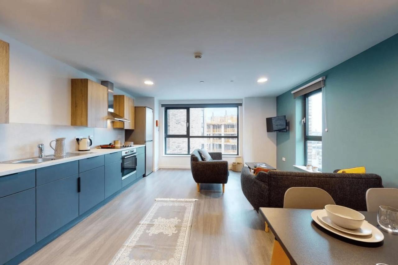 Private Bedrooms With Shared Kitchen, And At Canvas Wembley In * Londen