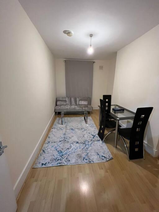 Apartamento 003- Lovely 1-bedroom Very Close To