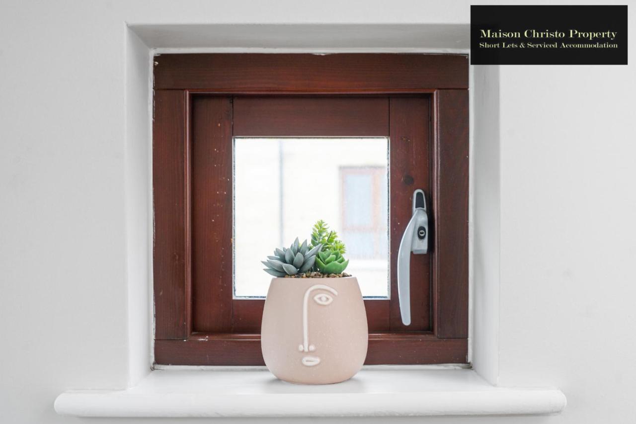 Apartment Eden 2bedroom Sleeps 6 In With Wifi & Leisure By Maison Christo Short Lets & Serviced