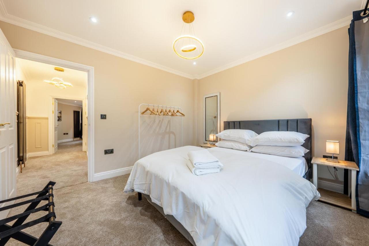Brand New Luxury House - Sleeps 8 Сasa de vacaciones