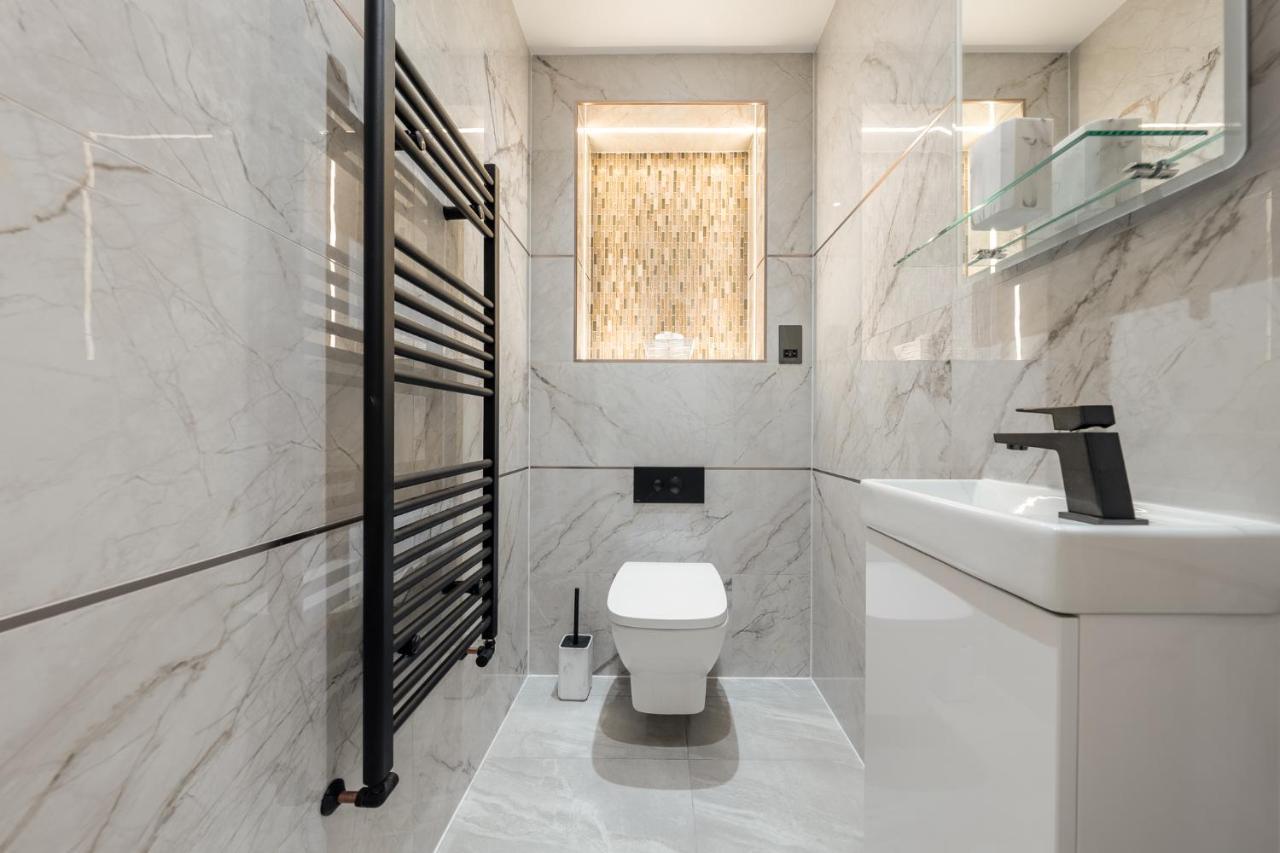 Сasa de vacaciones Brand New Luxury House - Sleeps 8 *