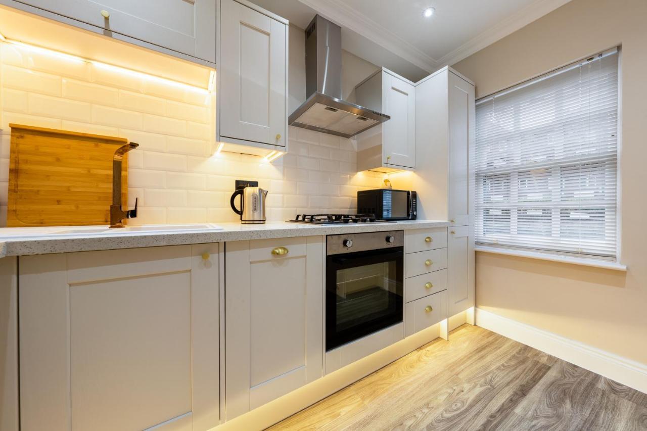 Brand New Luxury House - Sleeps 8 Londres