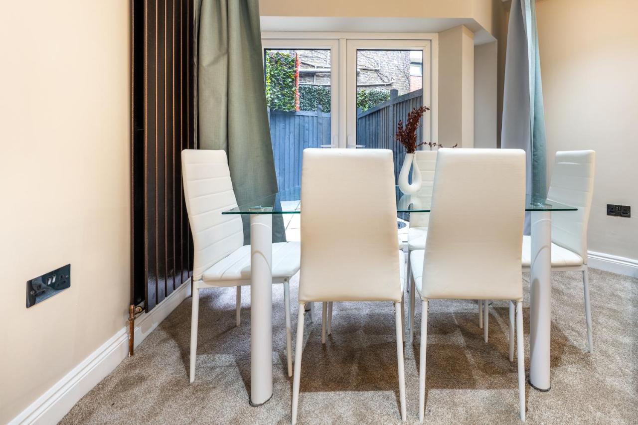 Сasa de vacaciones Brand New Luxury House - Sleeps 8