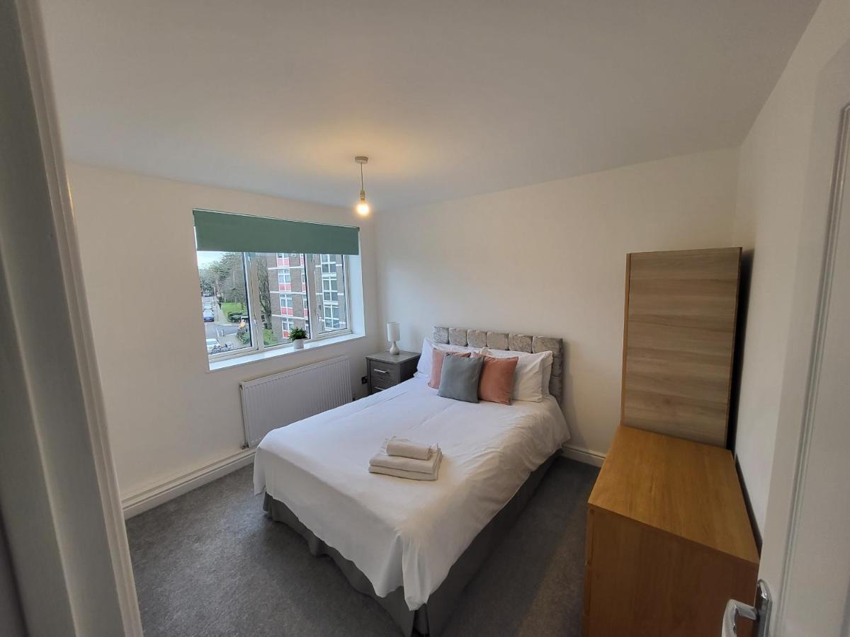 Spacious 3 Bed In Great Location!! Londres