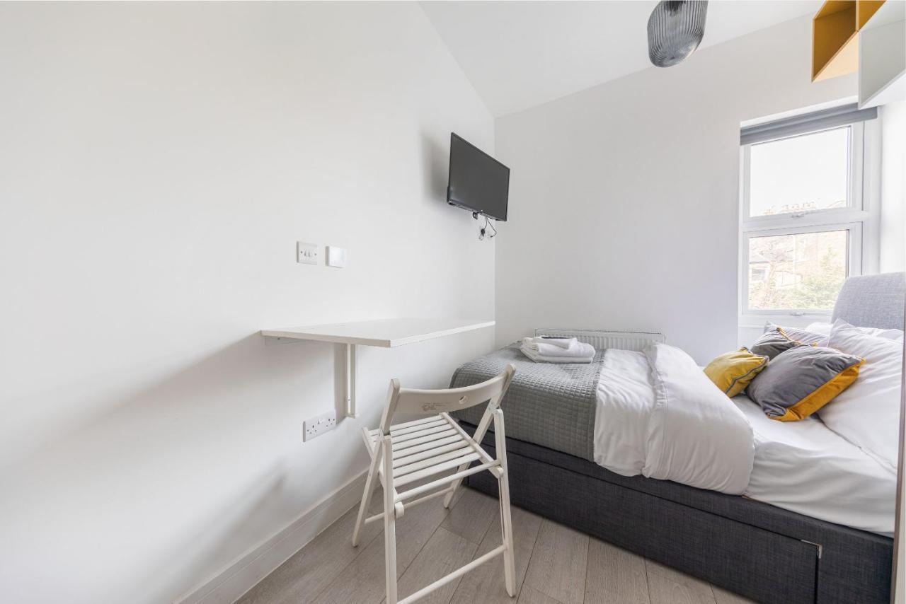Functional Budget With Wi-fi And Laundry Facilities Near Tube Station Appartement