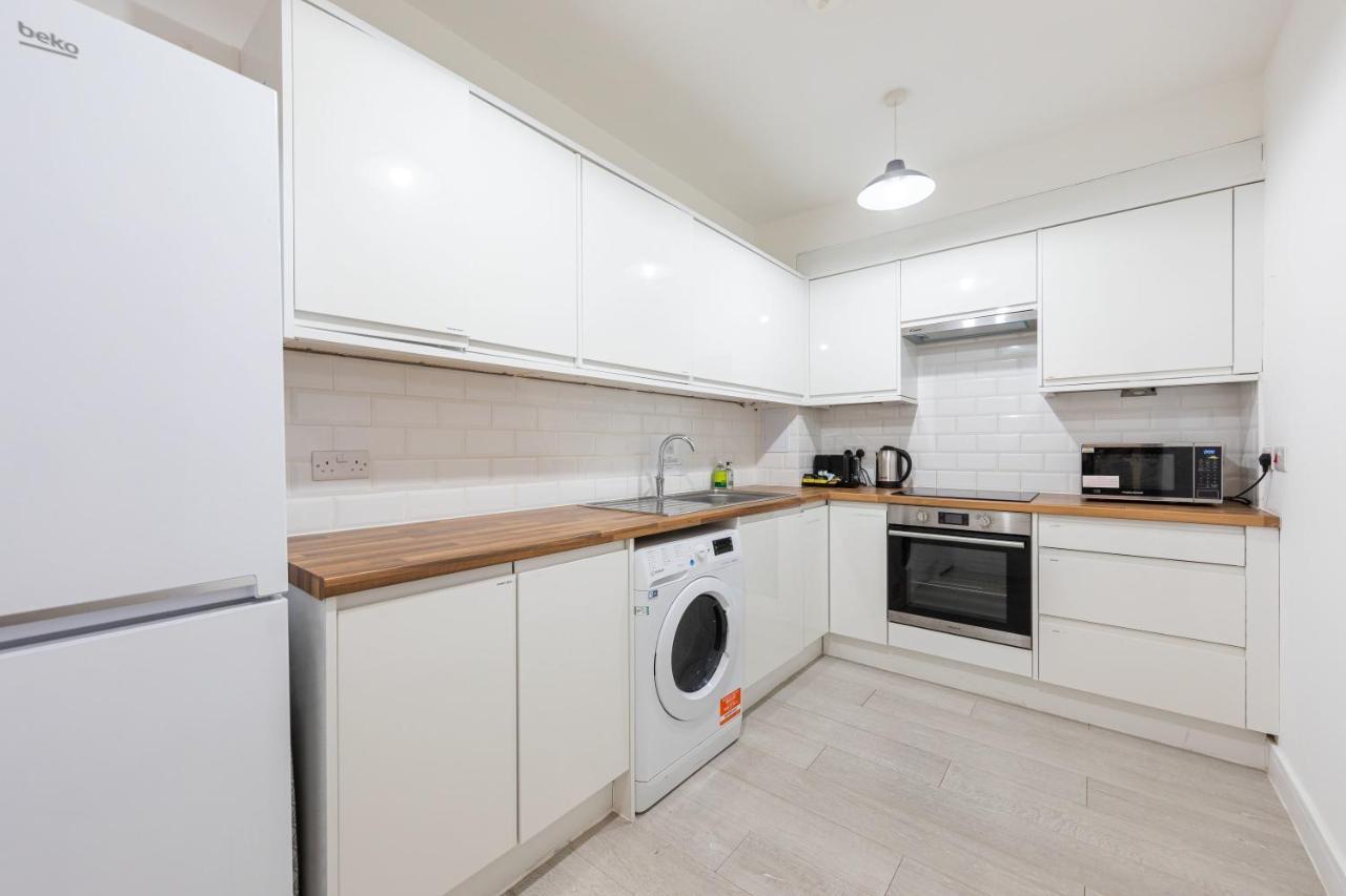 Functional Budget With Wi-fi And Laundry Facilities Near Tube Station *