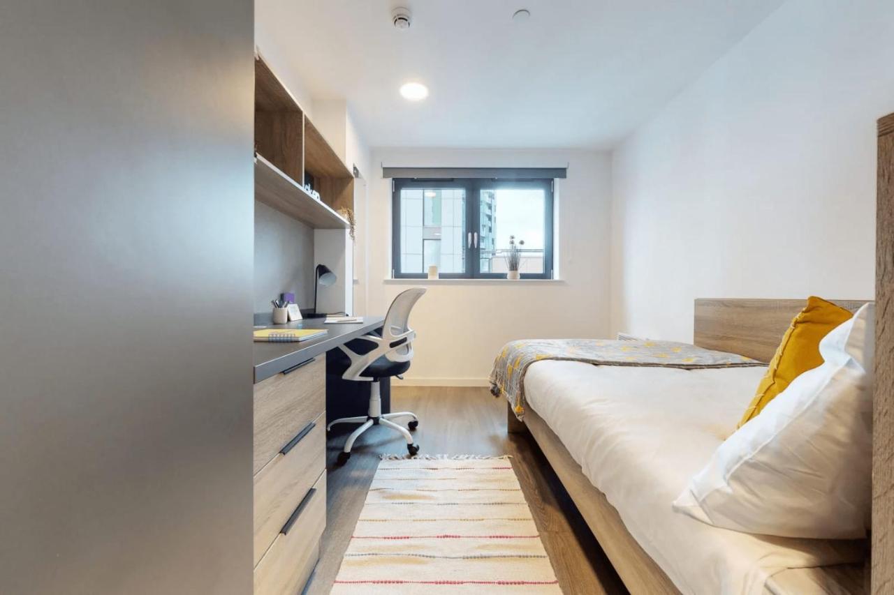 Private Bedrooms With Shared Kitchen, And At Canvas Wembley In * Londen
