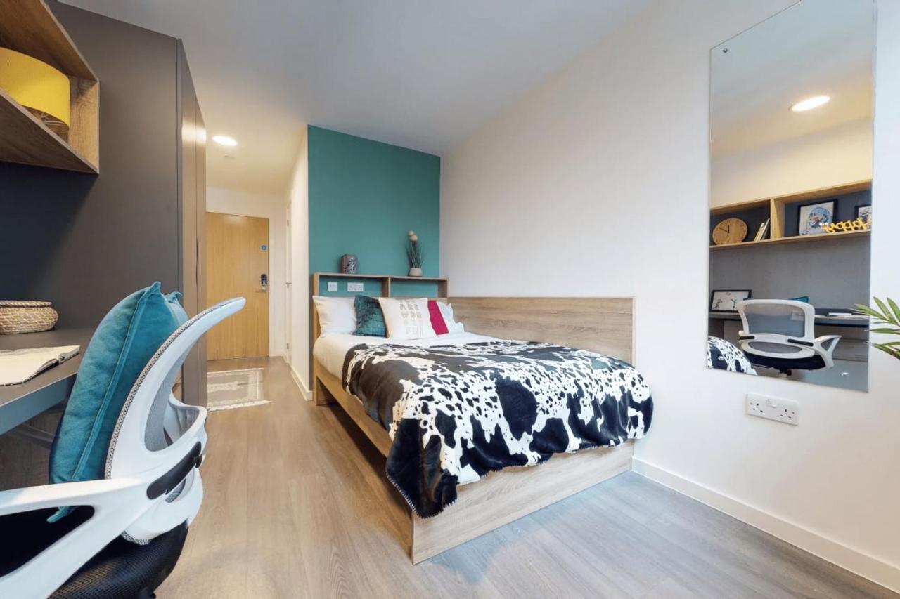 Appartement Private Bedrooms With Shared Kitchen, And At Canvas Wembley In Londen