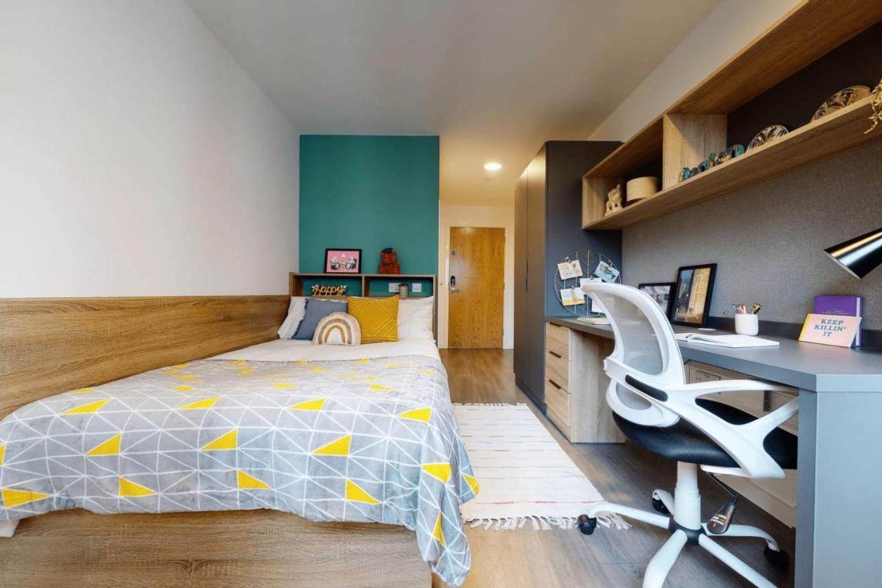 Appartement Private Bedrooms With Shared Kitchen, And At Canvas Wembley In *