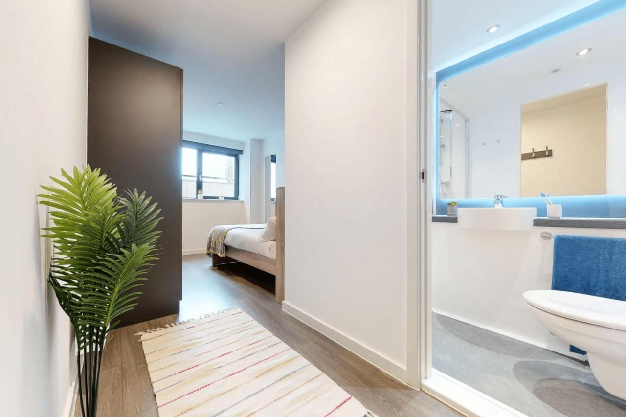Private Bedrooms With Shared Kitchen, And At Canvas Wembley In Appartement