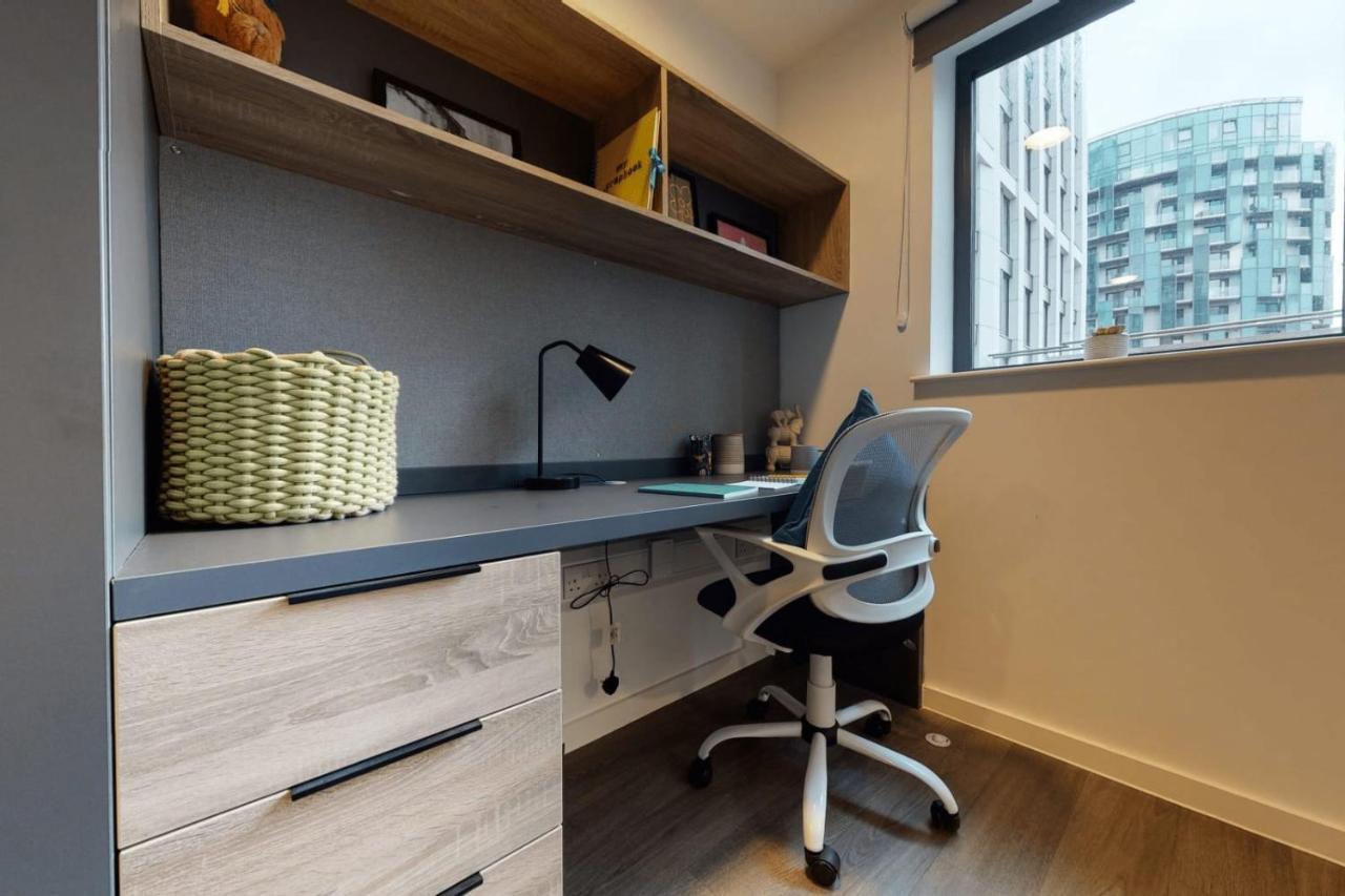 Private Bedrooms With Shared Kitchen, And At Canvas Wembley In Londen