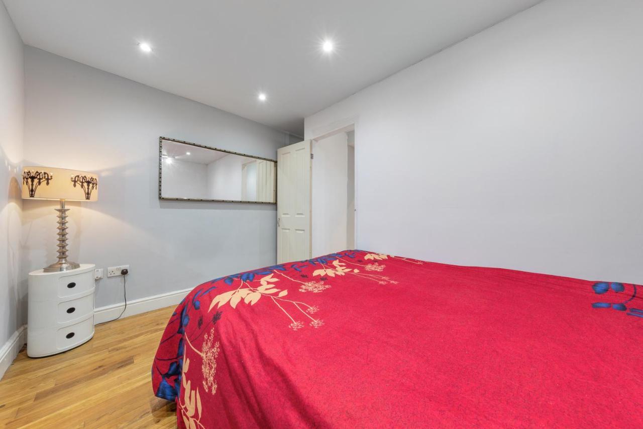 Elegant And Chic 2-bedroom Basement In Paddington London