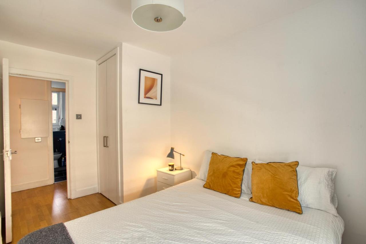 Specious 2 Bedroom Flat - Zone 1 * Londres