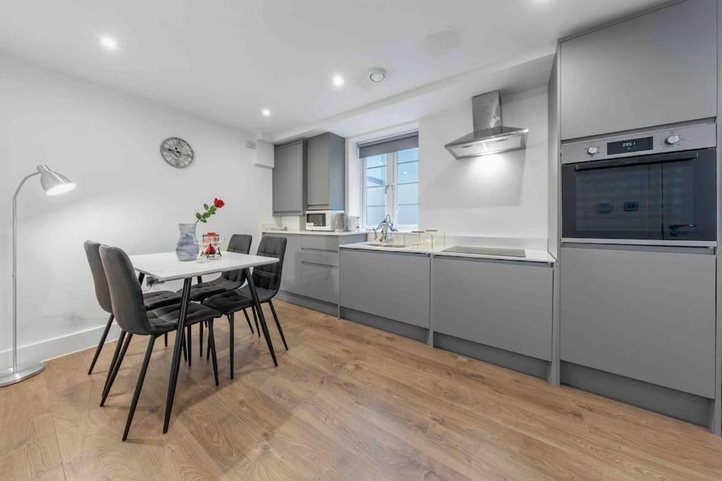 Sleep 8 9elms Apartamento Londres