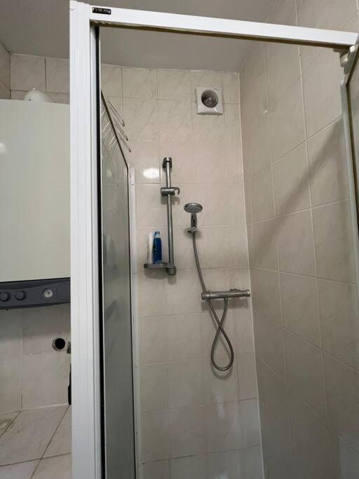 Apartamento 003- Lovely 1-bedroom Very Close To Londres