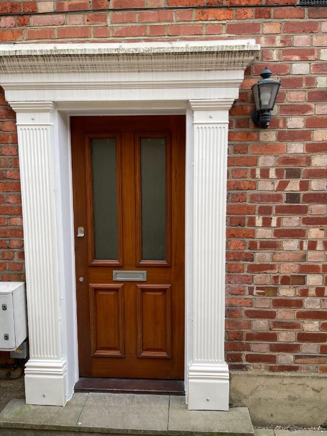Mapesbury Dell Apartment London
