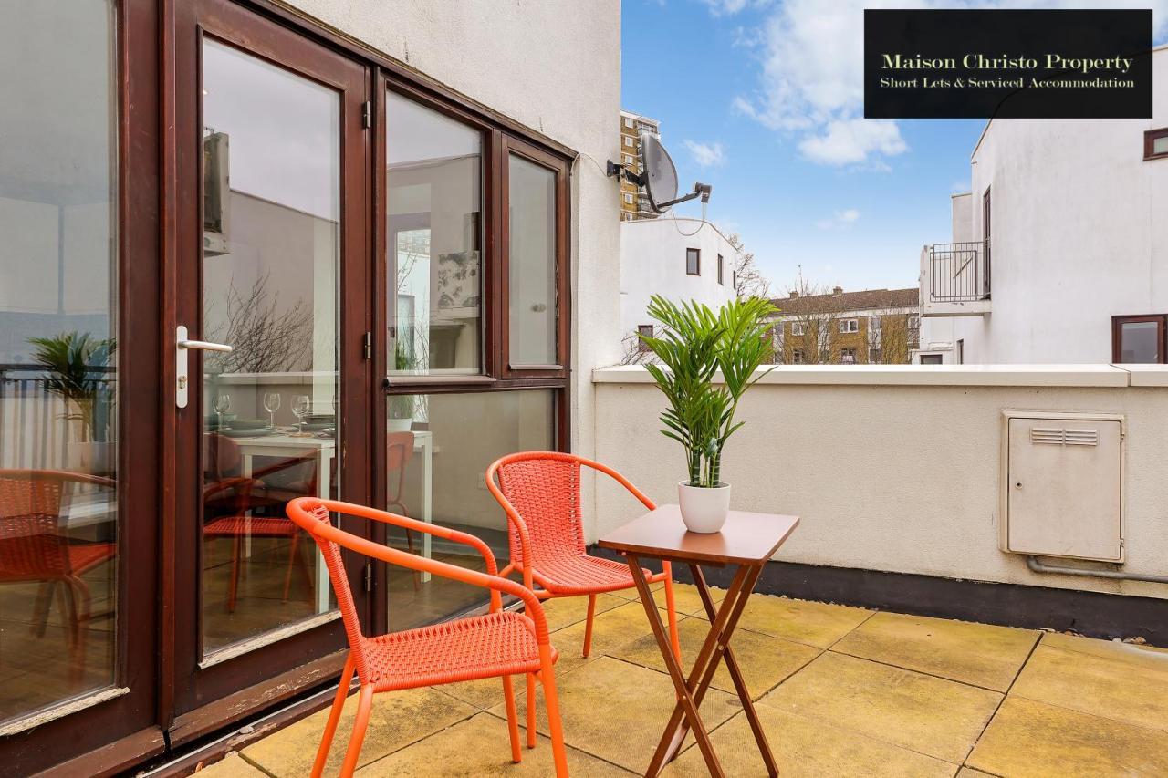 Eden 2bedroom Sleeps 6 In With Wifi & Leisure By Maison Christo Short Lets & Serviced Apartment London
