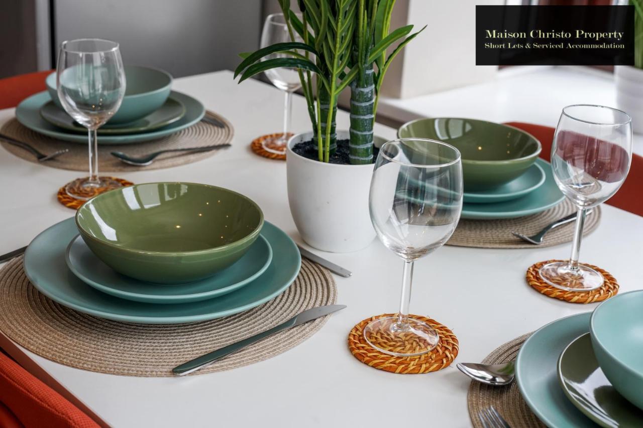 Apartment Eden 2bedroom Sleeps 6 In With Wifi & Leisure By Maison Christo Short Lets & Serviced *