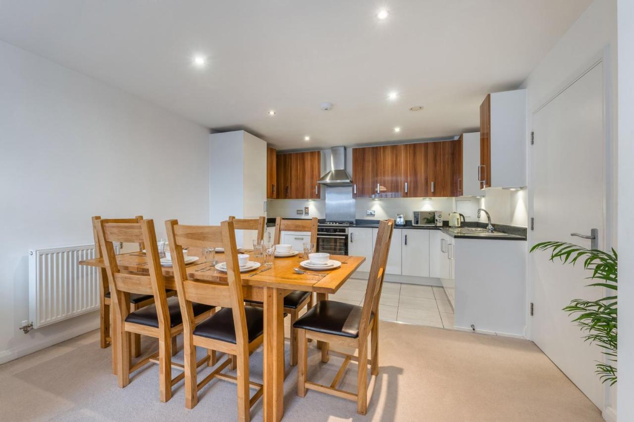 Kensington Luxury Retreat: Spacious 2-bedroom With Prime Location Apartamento Londres