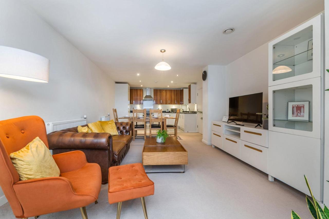 Kensington Luxury Retreat: Spacious 2-bedroom With Prime Location Apartamento Londres