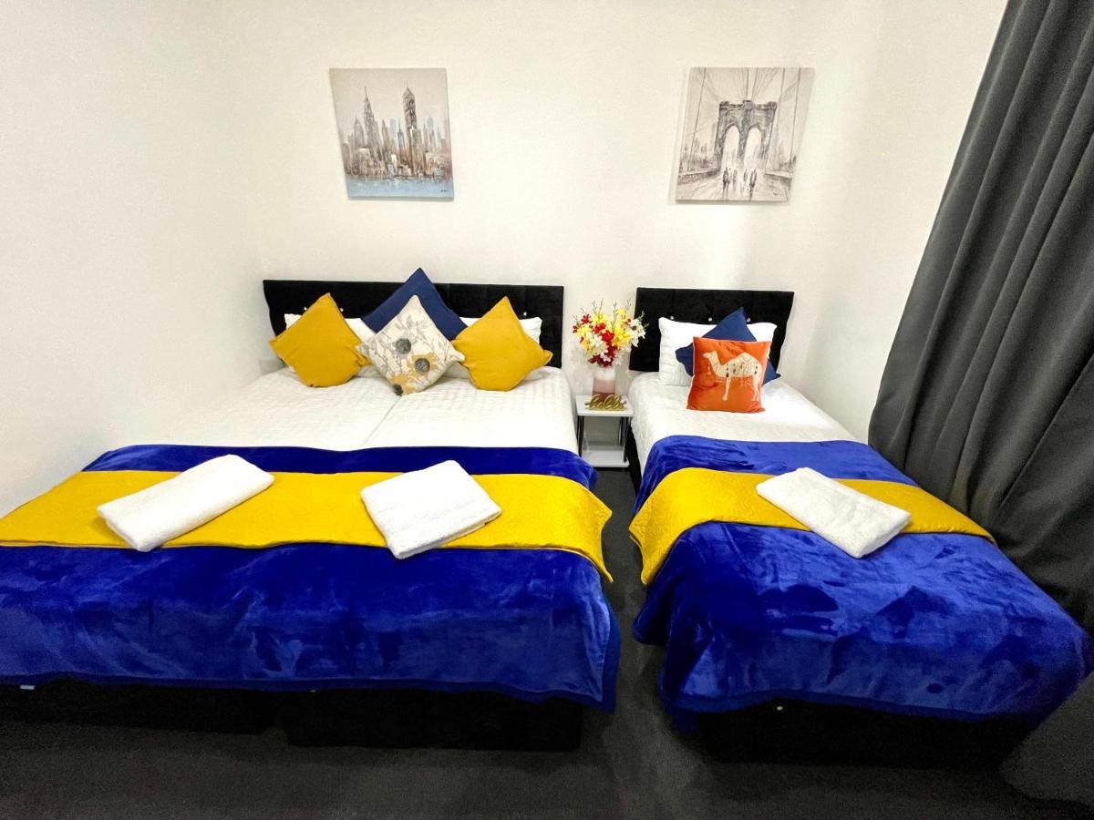 4 Bedrooms, 3 Bathrooms , Reception, Kitchen, Garden, Fullhouse London