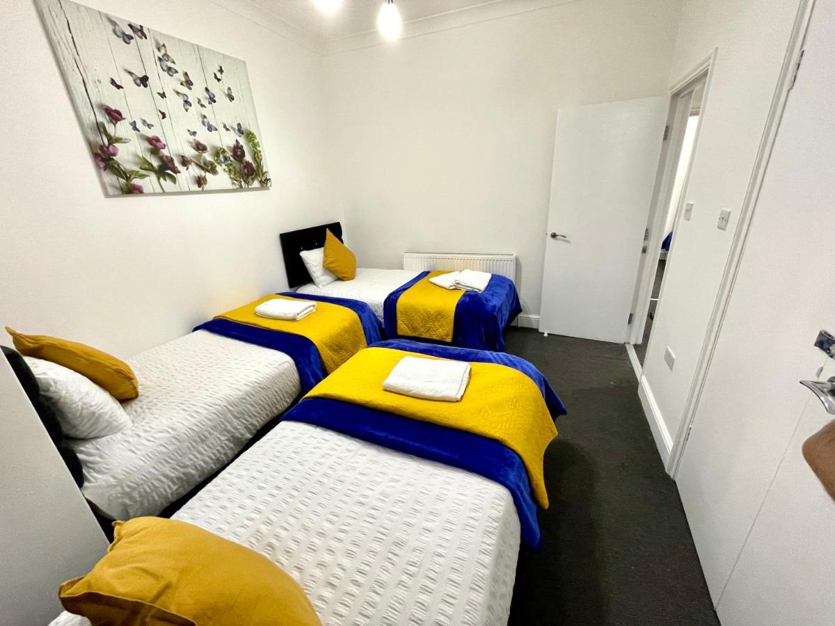 Ferienhaus 4 Bedrooms, 3 Bathrooms , Reception, Kitchen, Garden, Fullhouse *