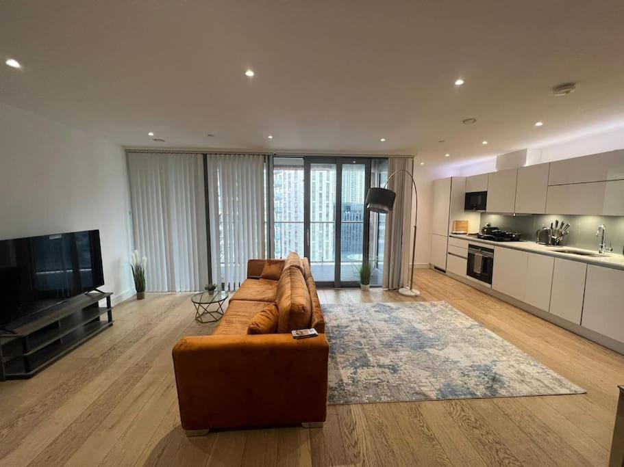 Modern & Secure 3br 2ba In The Heart Of Crossharbour Londres