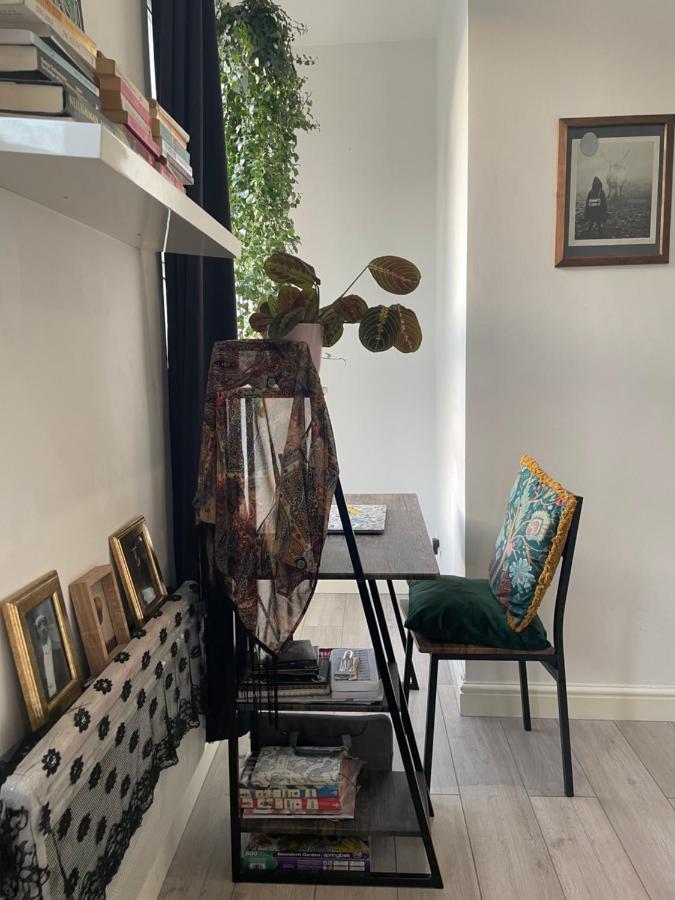 Trendy Dalston Studio Apartment