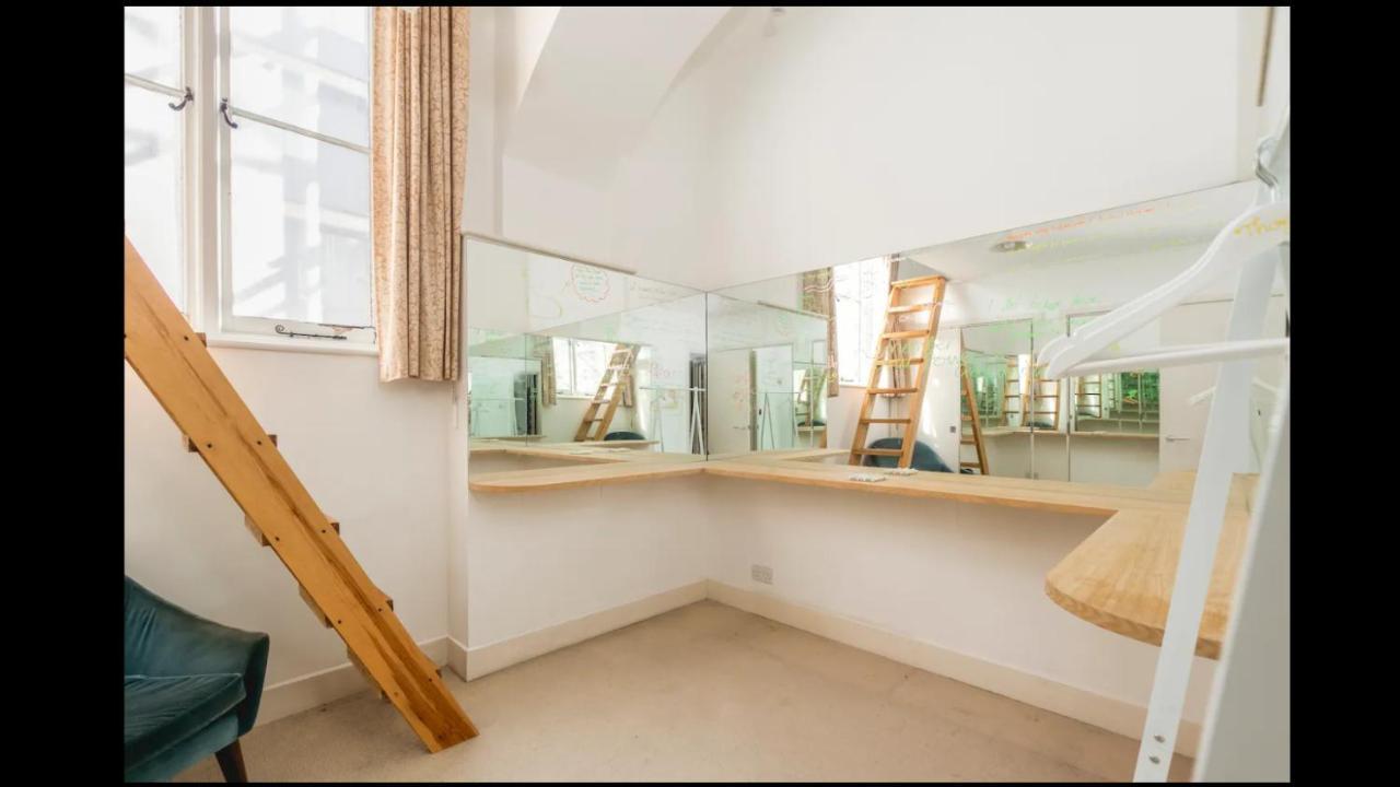 Apartment Unique Character Filled, East Flat