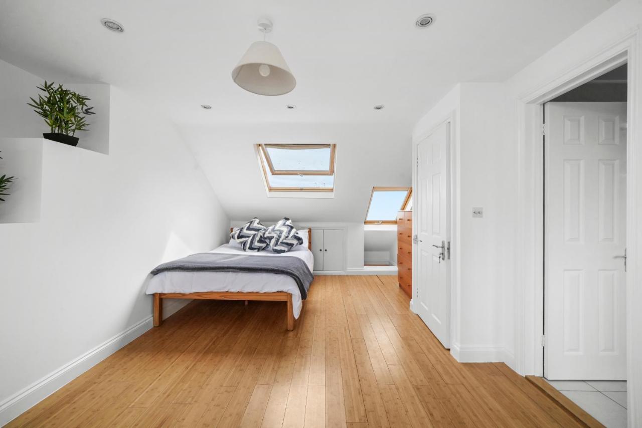 Apartamento Hanger Lane Hububb Londres